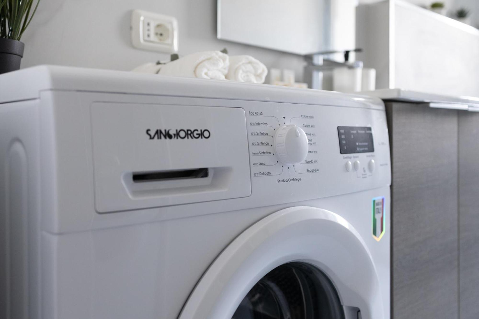 8 Min Dalla Metro Casa Elegante Con Netflix E Wifi Mailand Exterior foto